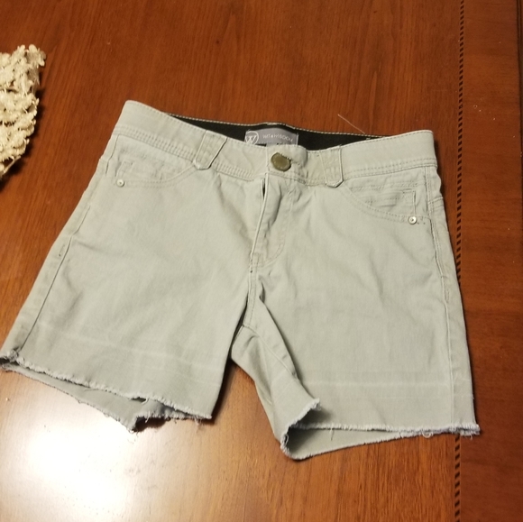 Reg $60 Wit & Wisdom Khaki shorts - Picture 2 of 4
